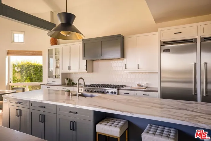 6271 Zuma Mesa Drive, Malibu, California 90265