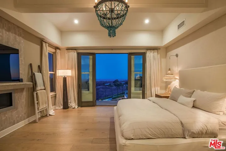 6271 Zuma Mesa Drive, Malibu, California 90265