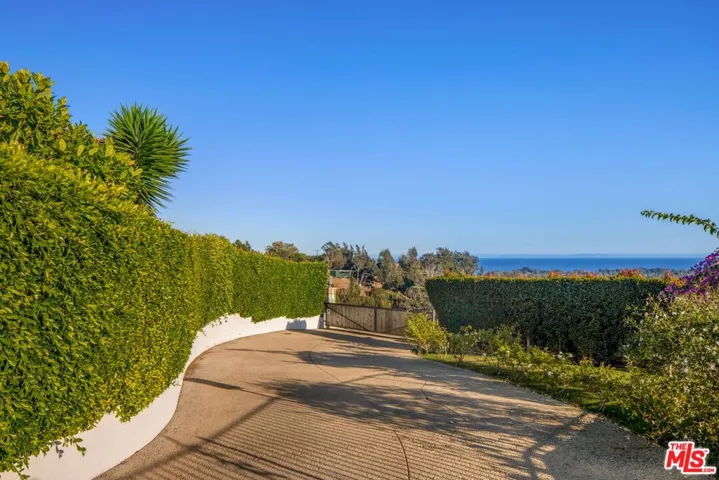 6271 Zuma Mesa Drive, Malibu, California 90265
