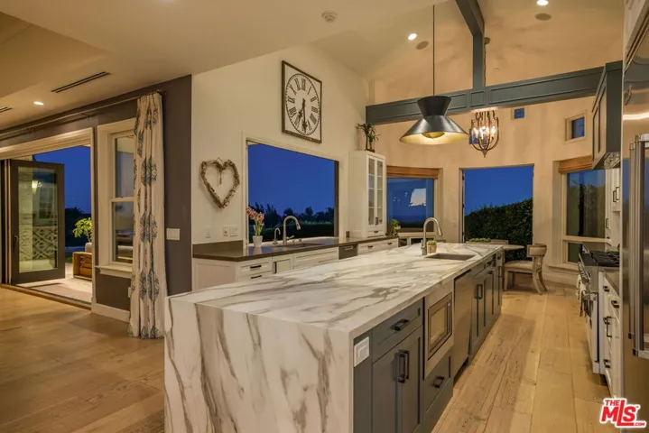 6271 Zuma Mesa Drive, Malibu, California 90265