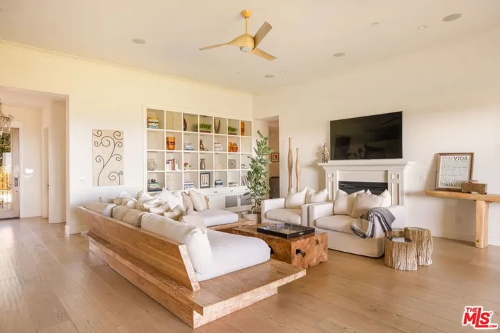 6271 Zuma Mesa Drive, Malibu, California 90265