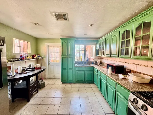 416 E 91st, Los Angeles, California 90003