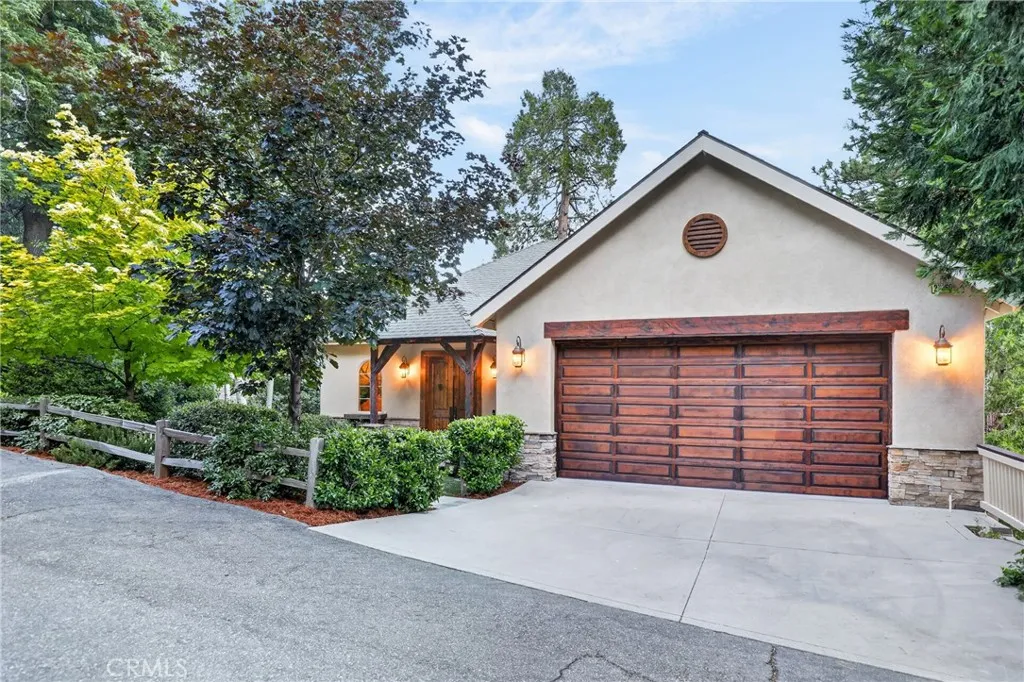 27360 Elmwood
