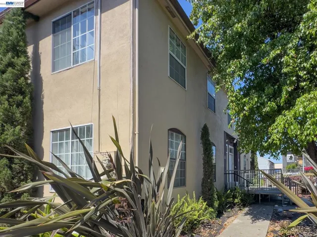 2716 Adeline St, Oakland, California 94607