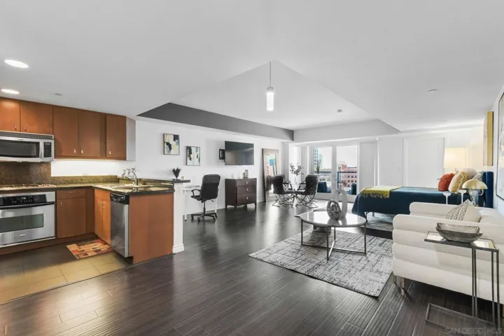 875 G St 512, San Diego, California 92101