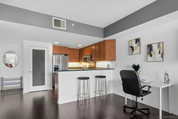 875 G St 512, San Diego, California 92101