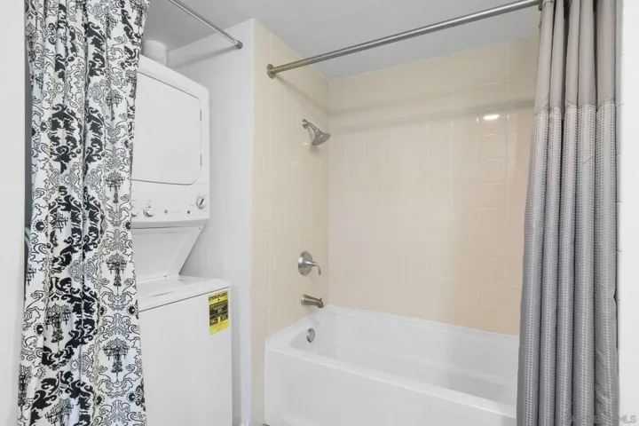 875 G St 512, San Diego, California 92101