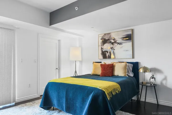 875 G St 512, San Diego, California 92101