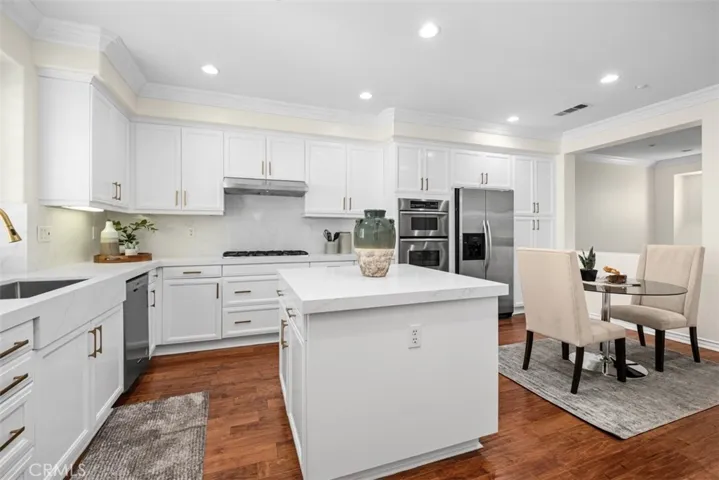 21265 Baeza Circle, Huntington Beach, California 92648