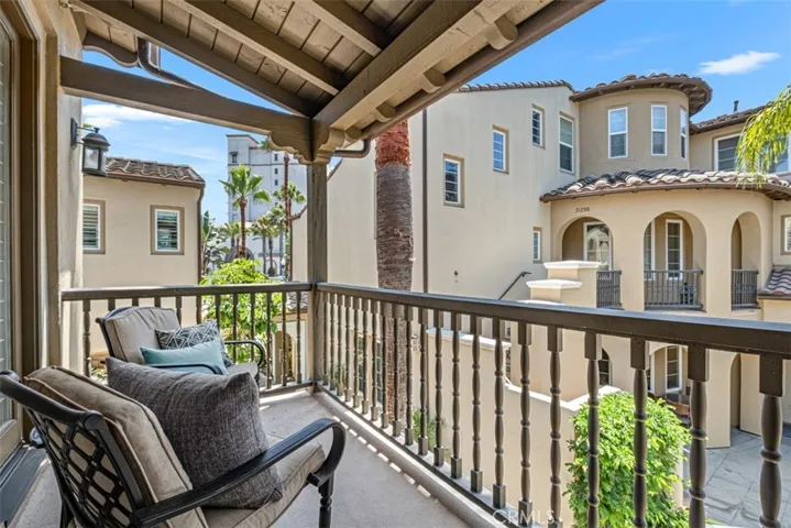 21265 Baeza Circle, Huntington Beach, California 92648