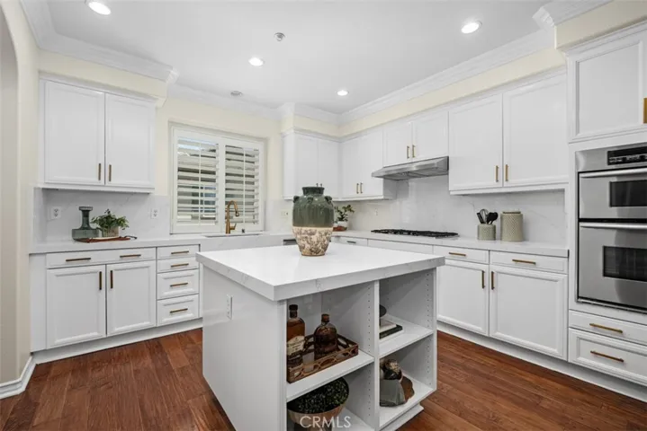 21265 Baeza Circle, Huntington Beach, California 92648