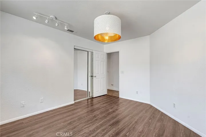 7592 Redwood Avenue, Hesperia, California 92345