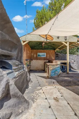 7592 Redwood Avenue, Hesperia, California 92345