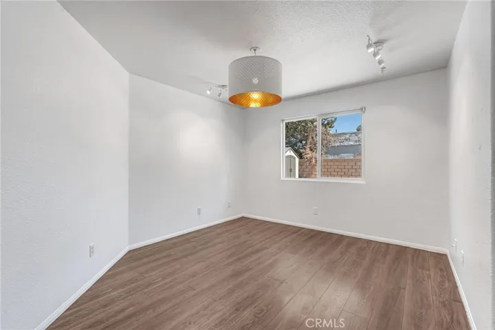 7592 Redwood Avenue, Hesperia, California 92345
