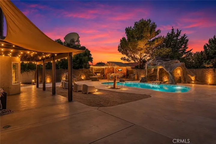 7592 Redwood Avenue, Hesperia, California 92345