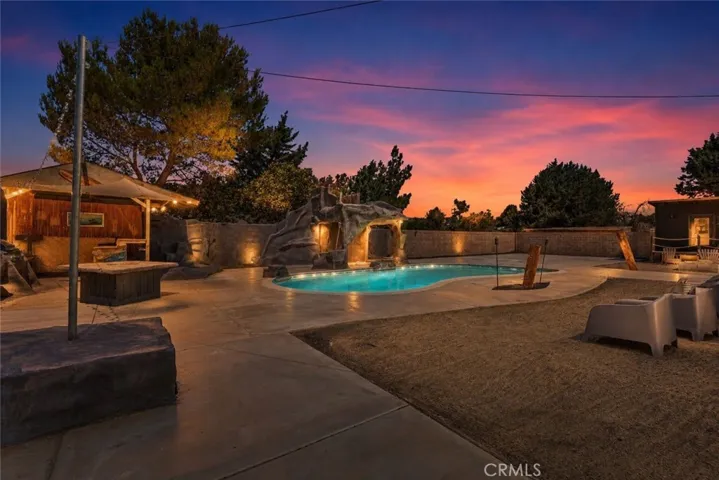 7592 Redwood Avenue, Hesperia, California 92345