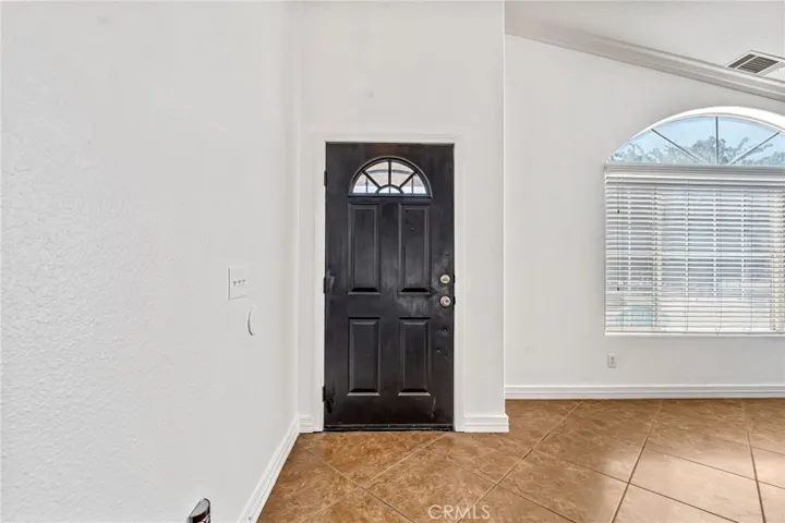 7592 Redwood Avenue, Hesperia, California 92345