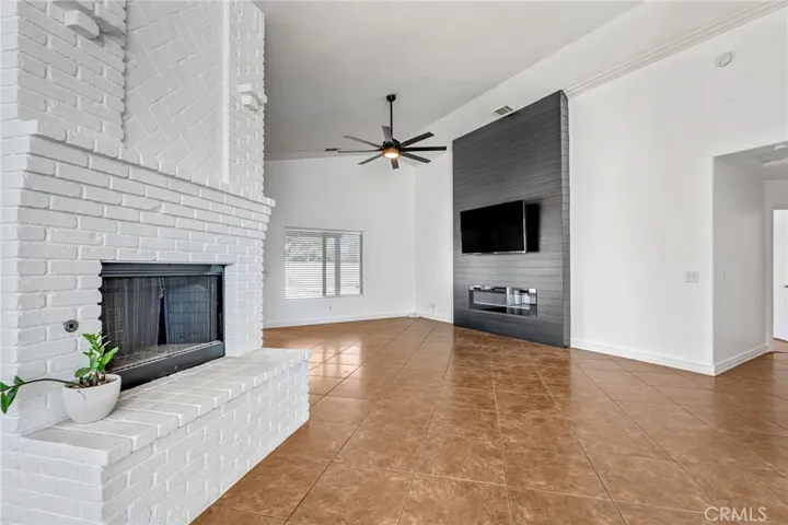 7592 Redwood Avenue, Hesperia, California 92345