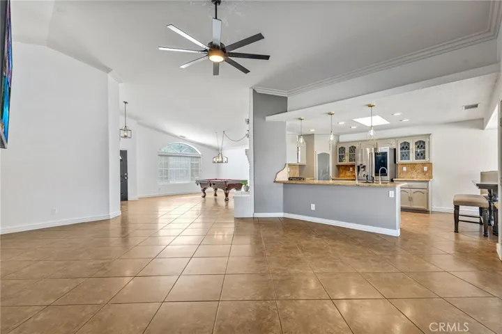 7592 Redwood Avenue, Hesperia, California 92345
