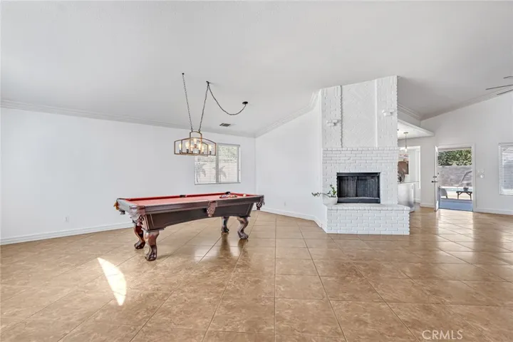 7592 Redwood Avenue, Hesperia, California 92345