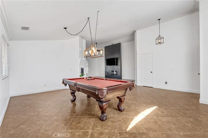 7592 Redwood Avenue, Hesperia, California 92345