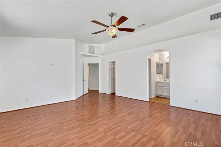 7592 Redwood Avenue, Hesperia, California 92345
