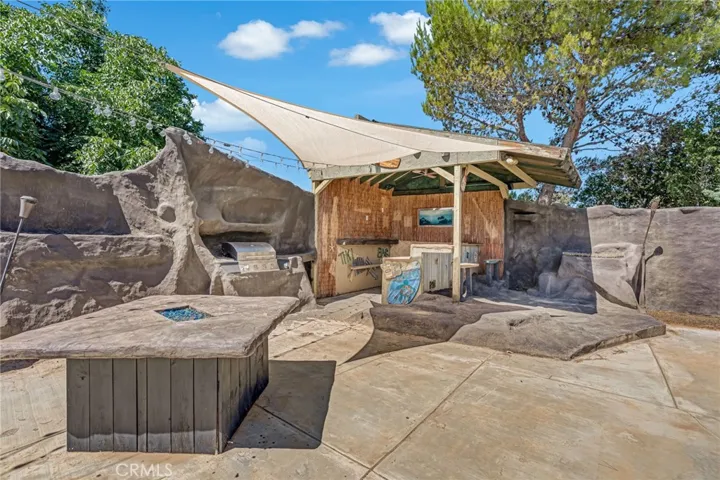7592 Redwood Avenue, Hesperia, California 92345