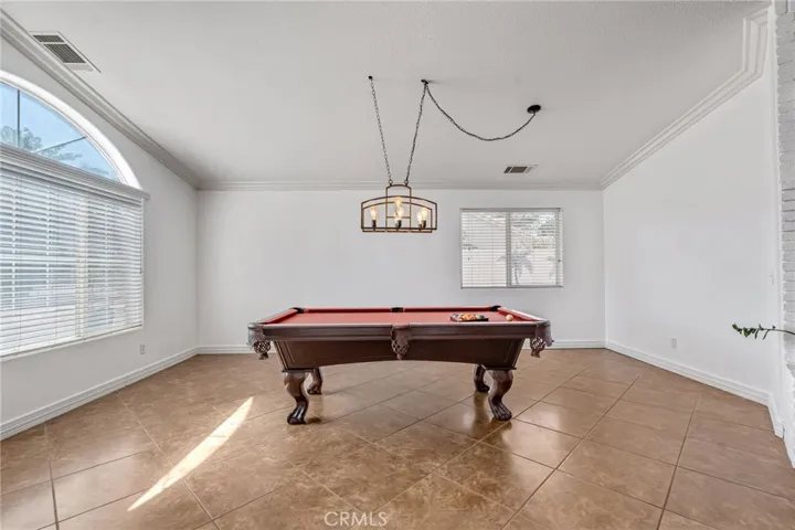 7592 Redwood Avenue, Hesperia, California 92345
