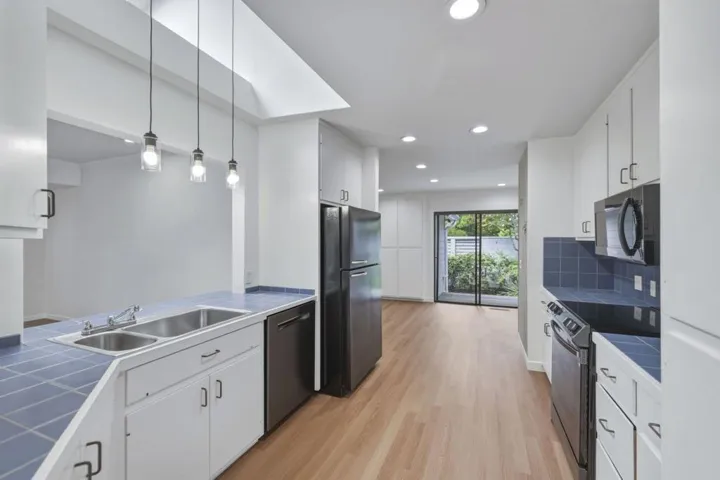 1537 Dana Avenue, Palo Alto, California 94303