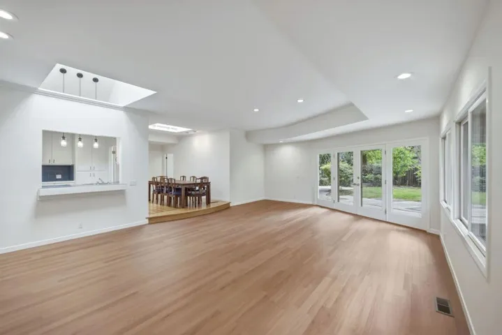 1537 Dana Avenue, Palo Alto, California 94303