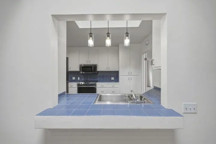 1537 Dana Avenue, Palo Alto, California 94303