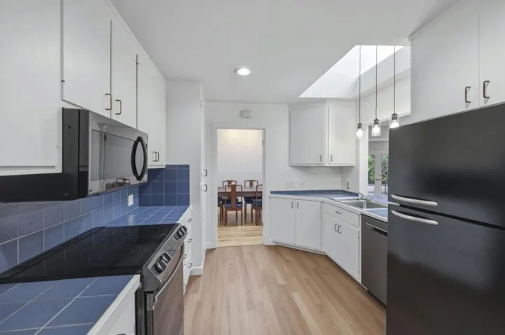 1537 Dana Avenue, Palo Alto, California 94303