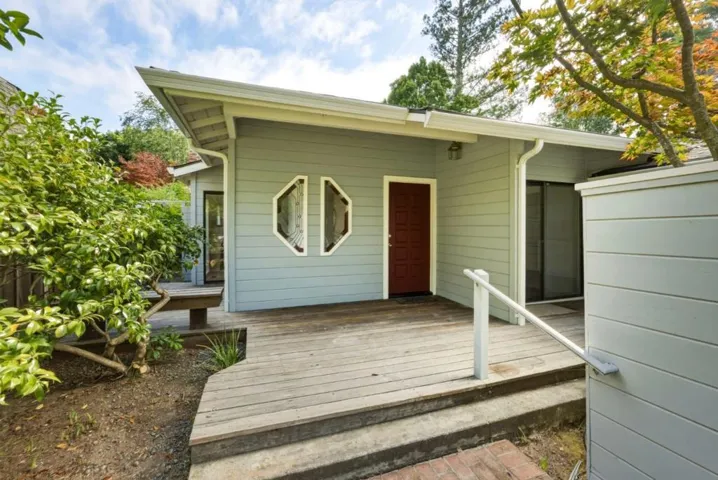 1537 Dana Avenue, Palo Alto, California 94303