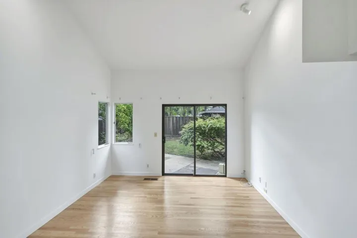 1537 Dana Avenue, Palo Alto, California 94303