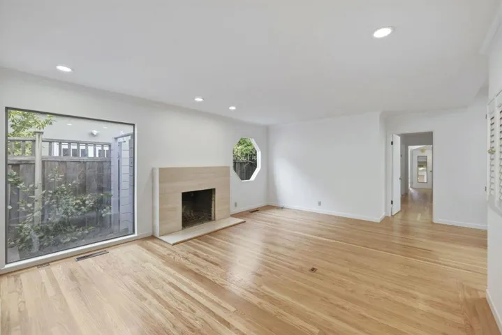 1537 Dana Avenue, Palo Alto, California 94303