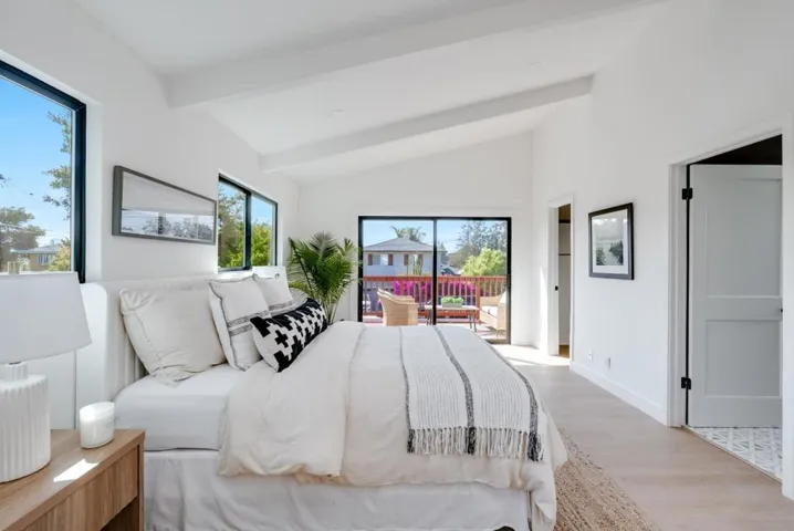 462 Hampstead Way, Santa Cruz, California 95062