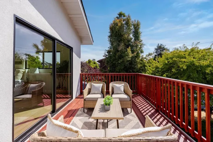 462 Hampstead Way, Santa Cruz, California 95062