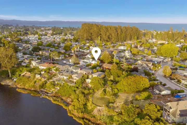 462 Hampstead Way, Santa Cruz, California 95062