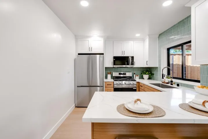 462 Hampstead Way, Santa Cruz, California 95062