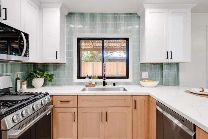 462 Hampstead Way, Santa Cruz, California 95062