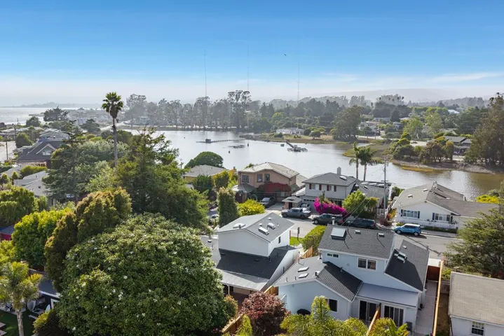 462 Hampstead Way, Santa Cruz, California 95062