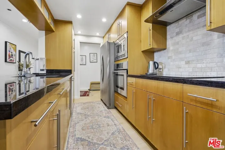 125 Montana Avenue 304, Santa Monica, California 90403