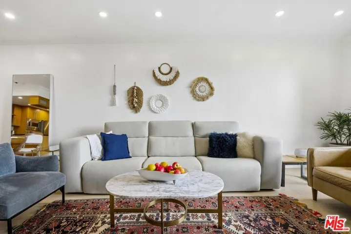 125 Montana Avenue 304, Santa Monica, California 90403