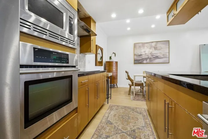 125 Montana Avenue 304, Santa Monica, California 90403