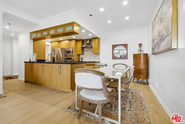 125 Montana Avenue 304, Santa Monica, California 90403