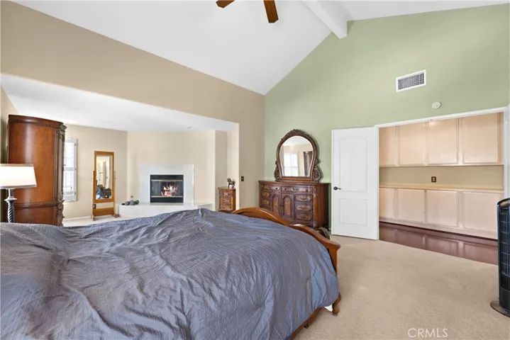 BEDROOM 2: PRIMARY W/RETREAT