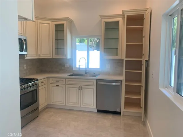 16507 San Fernando Mission Boulevard, Granada Hills, California 91344
