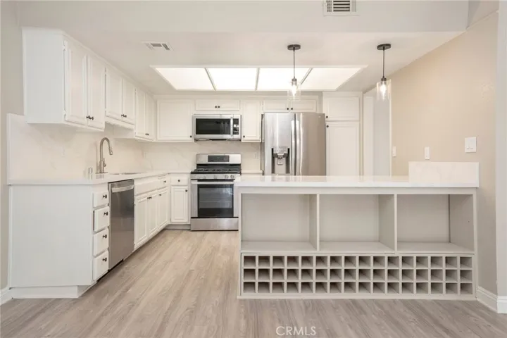 1934 Suntree B, Simi Valley, California 93063