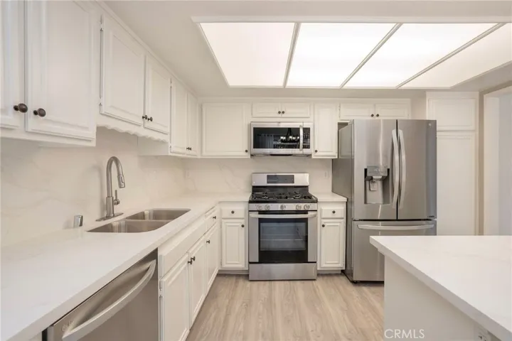 1934 Suntree B, Simi Valley, California 93063