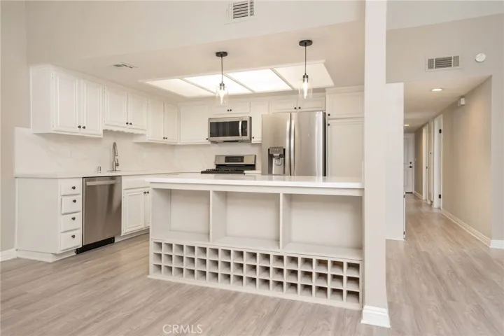 1934 Suntree B, Simi Valley, California 93063